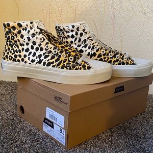 Brand new skate shoes